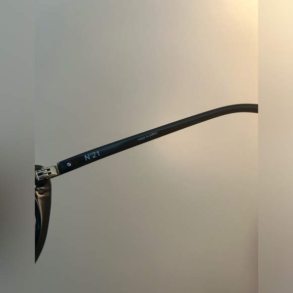 Black Cat Eye Sunnies - Picture 3 of 6